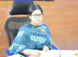 Read more about the article उपायुक्त ने की स्वास्थ्य विभाग के कार्यों की समीक्षा की