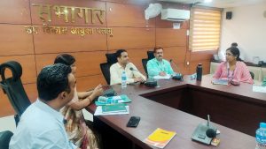 Read more about the article उप विकास आयुक्त की अध्यक्षता में यक्तिगत ऋण एवं महिला उद्यमी वित्त पोषण सह इमरशन साईट विजिट पर एक दिवसीय बैंकर्स कार्यशाला का आयोजन किया गया