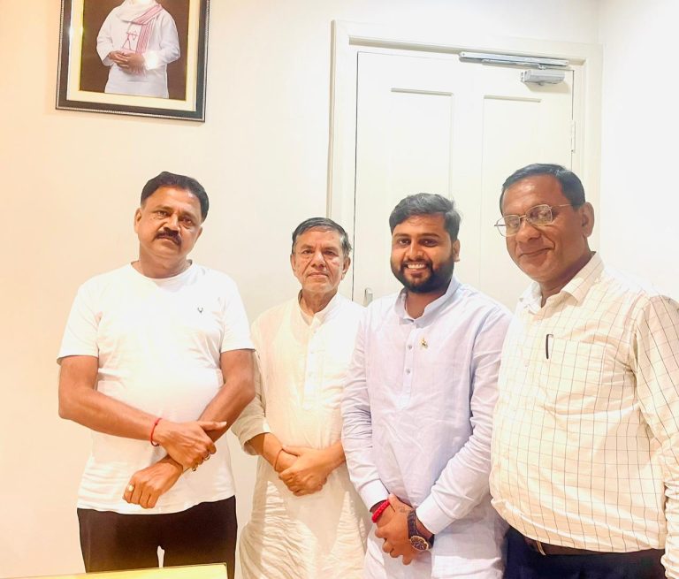 Read more about the article व्यक्ति विशेष से प्रभावित होकर अनैतिक निर्णय ले रहे थे सहायक नगरआयुक्त , आशीष भारद्वाज