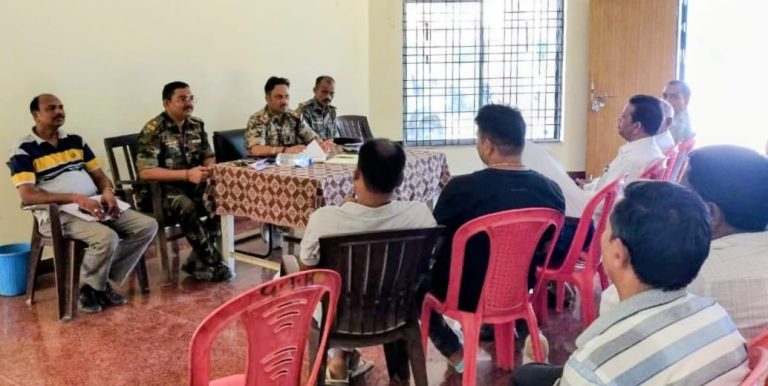 Read more about the article विश्रामपुर पुलिस ने स्वर्ण व्यवसायियों के साथ की बैठक,दिया कई निर्देश