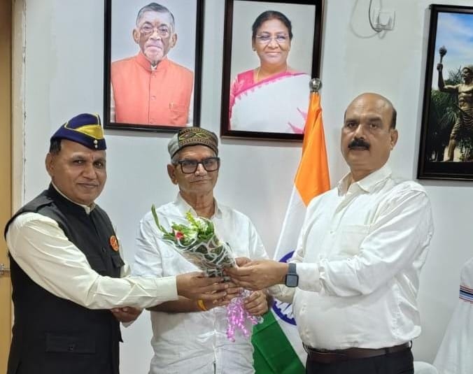 Read more about the article एनपीयू के कुलपति से मिले एसटीडी कॉलेज के सचिव