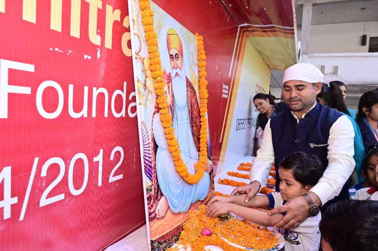 Read more about the article संत मरियम स्कूल में धूमधाम से मनाई गई गुरु नानक देव जी की जयंती