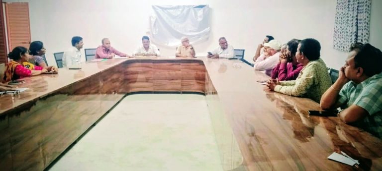 Read more about the article संत तुलसीदास डिग्री कॉलेज में कर्मियों की बैठक,कई बिंदुओं पर चर्चा