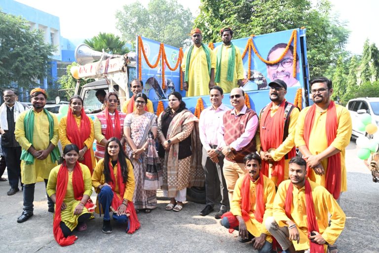 Read more about the article कलाकारों ने दी गीतों की शानदार प्रस्तुति