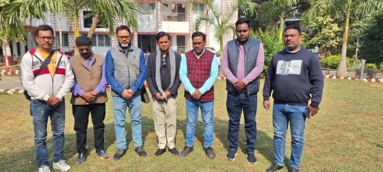 Read more about the article पलामू पत्रकार परिषद द्वारा परिसदन में शोक सभा का आयोजन किया गया