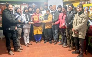 Read more about the article मासूम के रंगकर्मियों का पलामू यूथ फाउंडेशन ने किया सम्मान