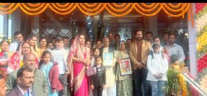 Read more about the article हरिहरगंज में उन्नति मार्बल एंड टाइल्स शोरूम का हुआ शुभारंभ