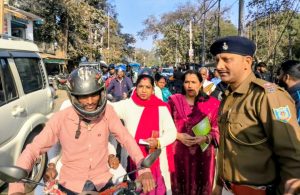 Read more about the article सड़क सुरक्षा माह में लगातार सक्रिय है वरदान चैरिटेबल ट्रस्ट
