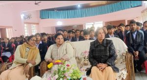 Read more about the article सेक्रेड हार्ट स्कूल के विद्यार्थियों को एसपी ने बताए सफलता के रहस्य