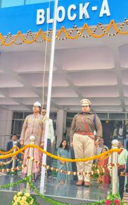 Read more about the article गणतंत्र दिवस पर उपायुक्त ने अपने आवासीय कार्यालय,समाहरणालय,बंदोबस्त कार्यालय,पलामू क्लब सहित रेड क्रॉस सोसाइटी में किया झण्डोत्तोलन
