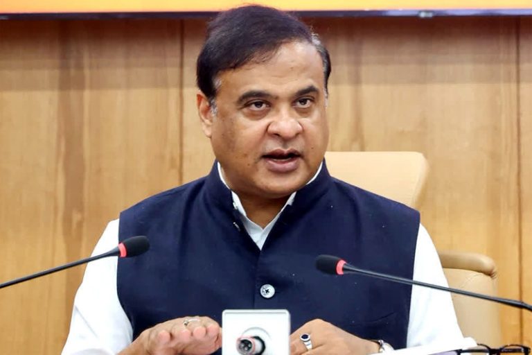 Read more about the article कांग्रेस नेताओं पर भड़के सीएम हिमंता, 500 करोड़ का मानहानि मुकदमा दायर