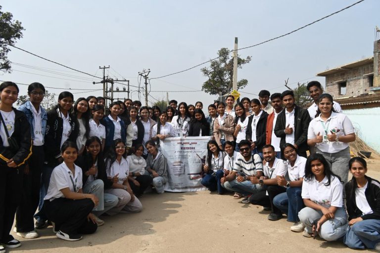 Read more about the article ग्रामीण समुदाय तक निःशुल्क विधिक सहायता पहुँचा रहे DRISTI स्वयंसेवक