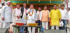 Read more about the article होली आपसी प्रेम व भाईचारे का संदेश देता है : गिरिनाथ सिंह