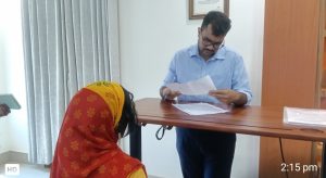 Read more about the article जन शिकायत निवारण में उपायुक्त ने सुनी ग्रामीणों की समस्या, निदान को लेकर दिए कई आवश्यक व उचित दिशा-निर्देश