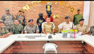 Read more about the article लातेहार पुलिस को बड़ी सफलता, 10 लाख का इनामी माओवादी जोनल कमांडर समेत दो उग्रवादी गिरफ्तार