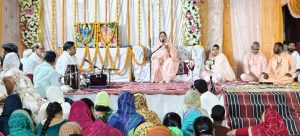 Read more about the article सत्संग और भक्ति से सराबोर हुआ बरवाडीह, संतों के प्रवचन से गूंजा माहौल