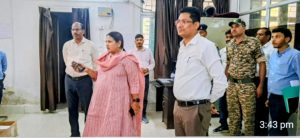 Read more about the article बालू की अवैध ढुलाई की प्रभावी रोकथाम, राजस्व वृद्धि व कार्यों में लाएं पारदर्शिता : कमिश्नर
