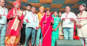 Read more about the article अध्यक्षा ने भागवत कथा मंच का फीता काट कर किया उद्घाटन