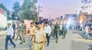 Read more about the article रामनवमी को लेकर झारखंड व बिहार के पुलिस प्रशासन का संयुक्त फ्लैग मार्च