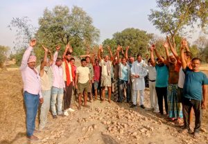 Read more about the article सड़क खोदकर छोड़ दिए जाने से लोगों में आक्रोश, आंदोलन की चेतावनी