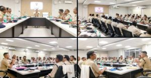 Read more about the article पलामू एसपी ने पुलिस अधिकारियों के साथ अपराध और नक्सल पर समीक्षा बैठक की