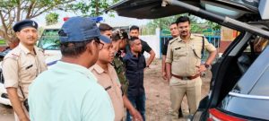 Read more about the article पलामू में ब्लैक शीशों पर सख्ती, पुलिस का विशेष अभियान जारी