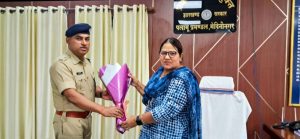 Read more about the article प्रमंडलीय आयुक्त से गढ़वा एसपी ने की शिष्टाचार मुलाकात