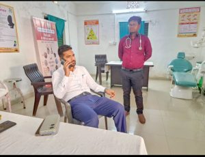 Read more about the article औचक निरीक्षण में सख्त दिखे डीसी,लेटलतीफी पर दो टूक—“या सुधारें कार्यशैली, नहीं तो कार्रवाई तय”