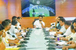 Read more about the article डीसी ने राजस्व विभाग द्वारा किये जा रहे कार्यों की जानकारी ली