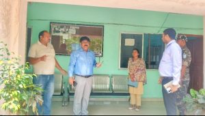 Read more about the article लातेहार – उपायुक्त ने जिला कृषि कार्यालय, भूमि संरक्षण कार्यालय, गव्य कार्यालय एवं पशुपालन कार्यालय का औचक निरीक्षण कर दिए आवश्यक दिशा निर्देश…