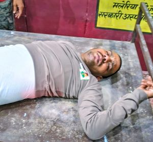 Read more about the article सड़क हादसे में कार चालक गंभीर, रेफर