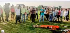 Read more about the article हरिहरगंज – वैद्य बिगहा में अज्ञात युवक का शव बरामद, सिर व चेहरे पर धारदार हथियार के निशान, जांच में जुटी पुलिस