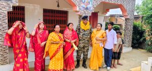 Read more about the article देश सेवा के बाद गांव लौटे बीएसएफ हवलदार कुमार गौरव सिंह का भव्य स्वागत