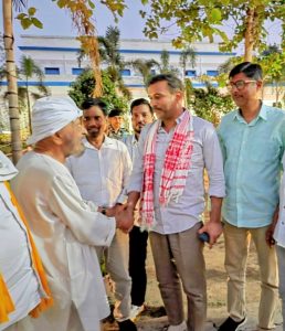 Read more about the article नामधारी से मिलने के लिएसुदेश महतो ने घुमाया अपना काफिला