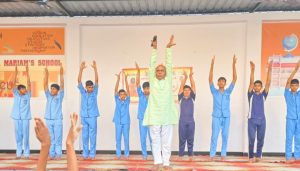 Read more about the article अंतरराष्ट्रीय योग दिवस से पूर्व  संत मरियम आवासीय विद्यालय में विशेष योग प्रशिक्षण