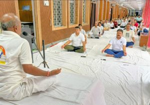 Read more about the article अंतर्राष्ट्रीय योग दिवस के अवसर पर पलामू जिला ब्यवहार न्यायालय परिसर योग कार्यक्रम संपन्न