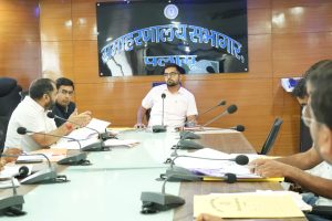 Read more about the article कल्याण विभाग की योजनाओं की प्रगति की समीक्षा,लंबित कार्यों में तेजी लाने का निर्देश