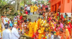 Read more about the article भगवान शिव की प्राण प्रतिष्ठा को लेकर तेंदुई में निकली भव्य कलश यात्रा