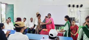 Read more about the article बच्चों के सर्वांगीण विकास में अभिभावक की भूमिका अहम : प्रधानाध्यापकस्तरोन्नत उच्च विद्यालय कटैया में पीटीएम संपन्न, मैट्रिक के टाॅप टेन को किया गया सम्मानित