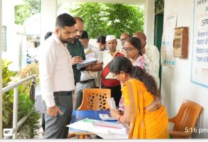 Read more about the article SIR-2026 :धीमी प्रगति वाले बूथों पर पहुंचे जिला निर्वाचन पदाधिकारी,फॉर्म वितरण एवं डिजिटाइजेशन में तेजी लाने के दिए निर्देश