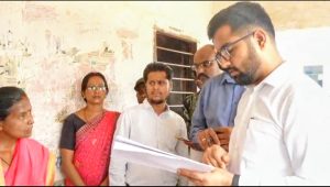 Read more about the article SIR-2026 :डाल्टनगंज विधानसभा क्षेत्र के कई बूथों का उपायुक्त ने किया निरीक्षण, डिजिटाइजेशन कार्य में तेजी लाने के दिए निर्देश