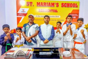Read more about the article कोलकाता में आयोजित नेशनल कराटे चैंपियनशिप में भाग लेंगे संत मरियम के खिलाड़ी