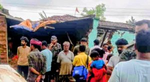 Read more about the article चंदवा में भीषण सड़क हादसा: अनियंत्रित स्कॉर्पियो घर में घुसी, महिला व चालक की मौत, कई घायल