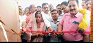 Read more about the article हरिहरगंज- ब्लॉक सह अंचल कार्यालय परिसर में सांसद प्रतिनिधि कार्यालय का उद्घाटन
