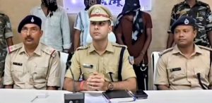 Read more about the article JMP गार्ड विनोद पाण्डेय हत्याकांड का पुलिस ने किया खुलासा, तीन गिरफ्तार
