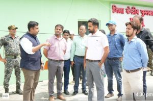 Read more about the article मास्टर सोबरन मांझी जिला पुस्तकालय को मिलेगा आधुनिक स्वरूप,मॉडल लाइब्रेरी के विकास कार्यों को उपायुक्त ने दी गति