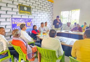 Read more about the article न्याय रथ पहुँचा नीलांबर पीताम्बरपुर। लोगों को कानूनी अधिकार के प्रति किया जागरूक