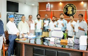 Read more about the article मतदाता सूची का प्रारूप प्रकाशन को लेकर राजनीतिक दलों के प्रतिनिधियों संग बैठक, सहयोग की अपील