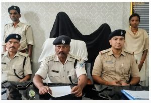 Read more about the article गढ़वा – युवक की हत्या के मामले पुलिस ने भतीजे और भाभी को किया गिरफ्तार