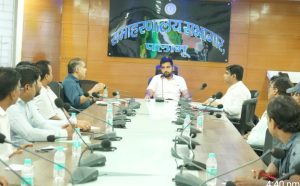 Read more about the article नये मतदाताओं को जोड़ने में प्राचार्यों की भूमिका महत्वपूर्ण : उपायुक्त